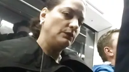 Кітт Лейс Інсінта вагітна від тайської порно домашнє відео масажистки.