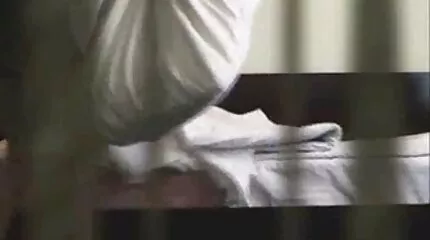 Він височіє на татуйованому фалосі. домашнє відео секс