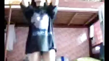 Я вирішила похвалитися величезною попою. Вона домашнє руське порно любить трахатись.