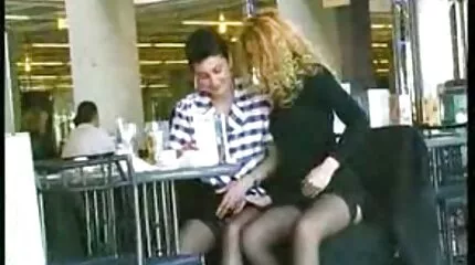 Фрай в цей момент з порно відео домашнє колегами.