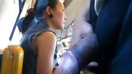 Лисий хлопець секс домашне відео трахкає Ешлі Адамс, лагодить її косяк сексом.