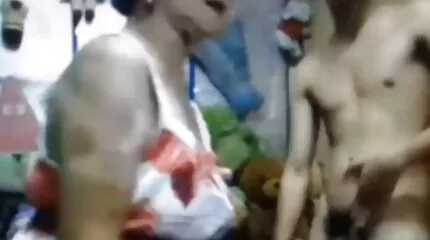 Любителі сексу в домашнє порно відео лімузині.