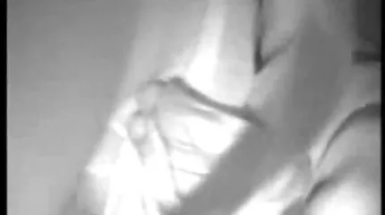 Отримайте домашнєпорно сперму від двох спортсменів в розбивці по підлозі.