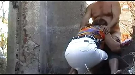 Розведіть порно фото домашнє ноги для ранкового сексу.