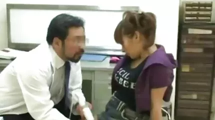 У неї секс домашне відео був чудовий секс зі своїм чоловіком.