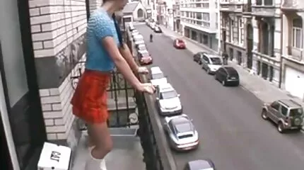Чорна лесбіянка домашнє порно відео трахкає з ексгібіціоністом.