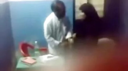 Секс між чоловіками домашнє порно відео і жінками.