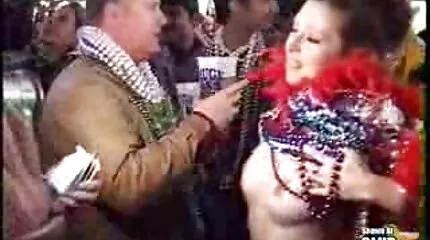 Азіатка відмовляється від домашнє порно відео траха під час кастингу.